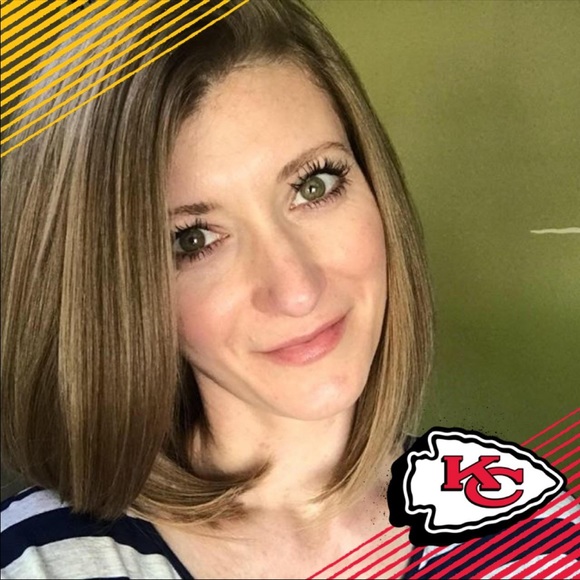 Meet your posher, Shelly! - Picture 5 of 6